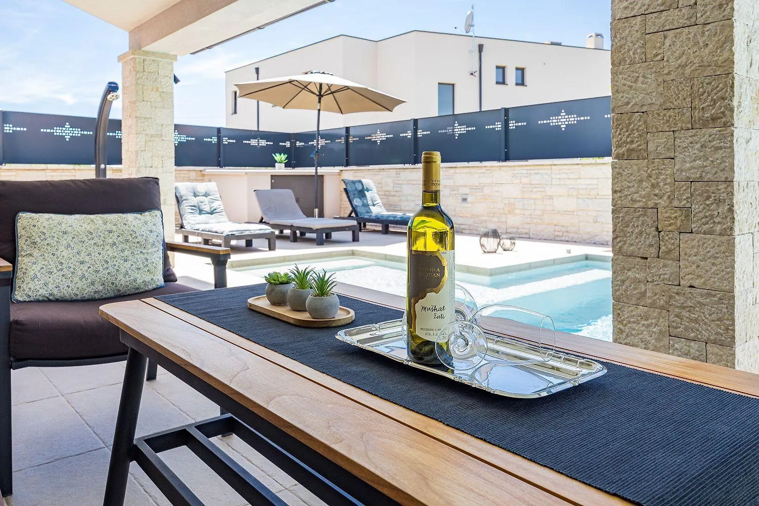 Villa Mit Privatem Pool, Wlan, Klima Und Baeder En Suite Pula